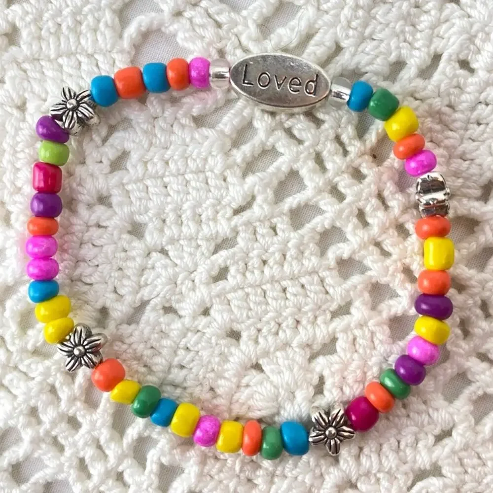 Child LOVED Charm Glass Beaded Stretch Bracelet - Picture 2 of 2